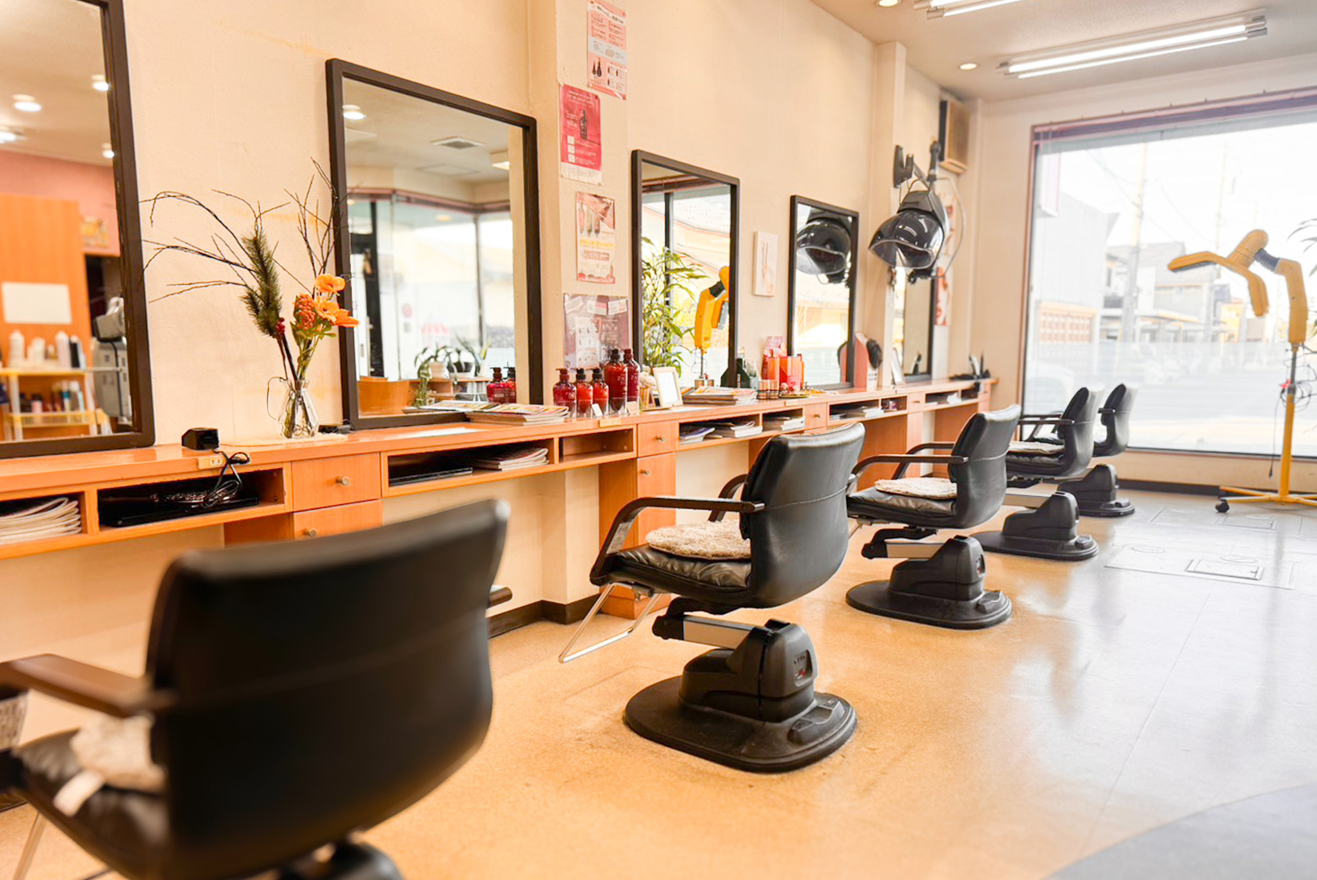 地域に寄り添う、あなたの“いつもの美容室”。